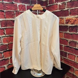 No Tag Preowned Cream Long Sleeve Blouse Size L Bust 19” Item #PHK2887